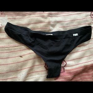 Medium no show black thong NWT